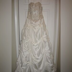 Strapless Ballgown Wedding Gown Dress NWT